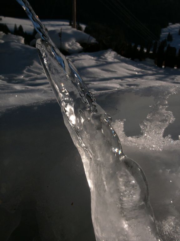 gefrorener Brunnen